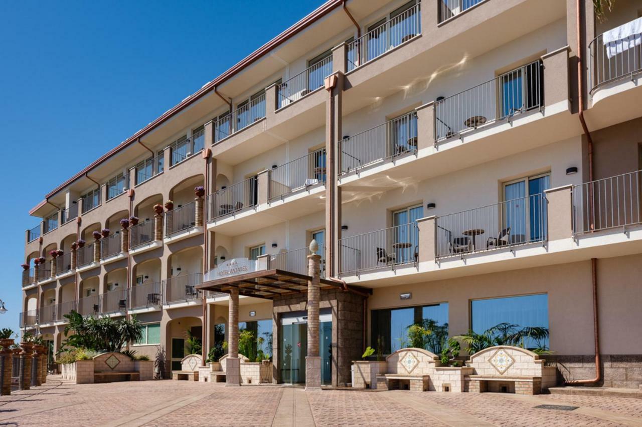 Hotel Antares レトイアンニ エクステリア 写真