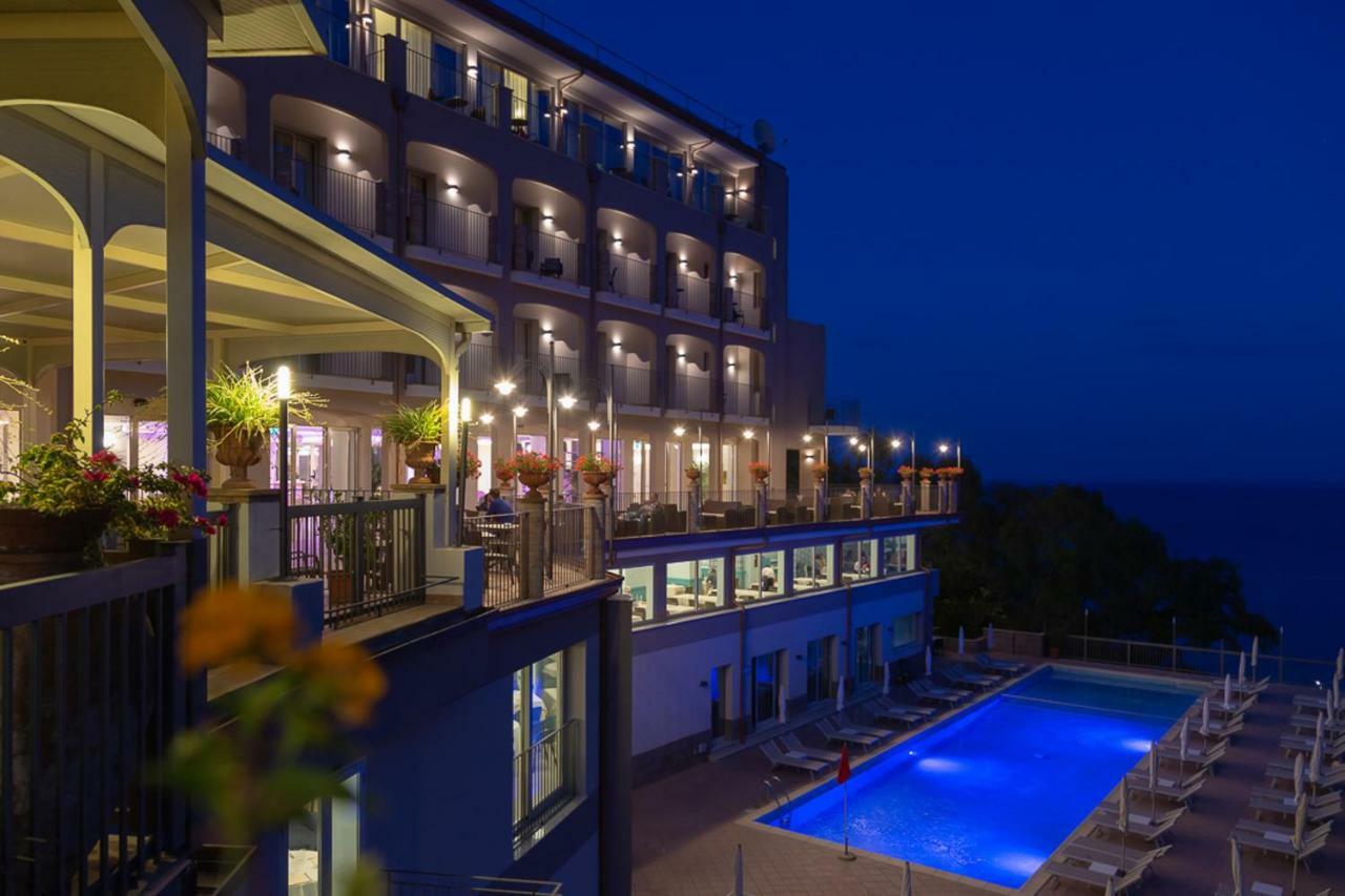 Hotel Antares レトイアンニ エクステリア 写真